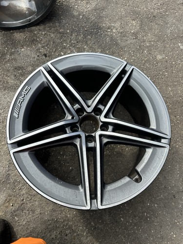 Mercedes e63 amg w213 - 1,